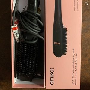 Amika Flat iron